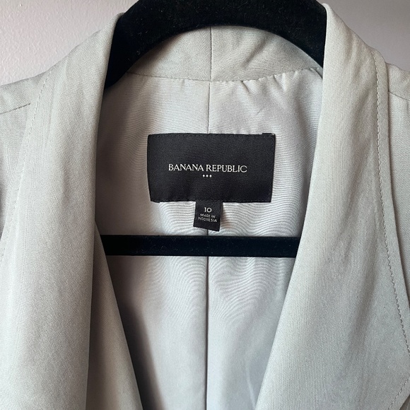 Banana Republic sleeveless utility vest, size 10 - Picture 2 of 3